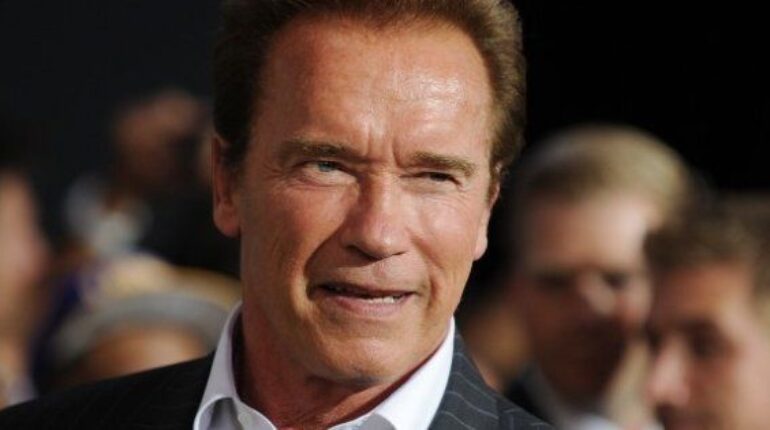 acteurs actrices Arnold Schwarzenegger Célèbres et populaires celebrite celebrites enfant fils fils secret ressemblance 