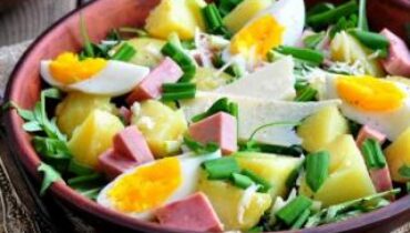 20 salades aux pommes de terre à tester absolument chez vous !