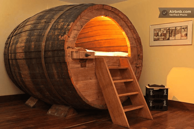 Et si vous dormiez dans un vieux baril de bière