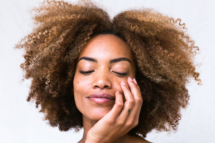 Voici 6 signes qui indiquent que vos cheveux sont en bonne santé