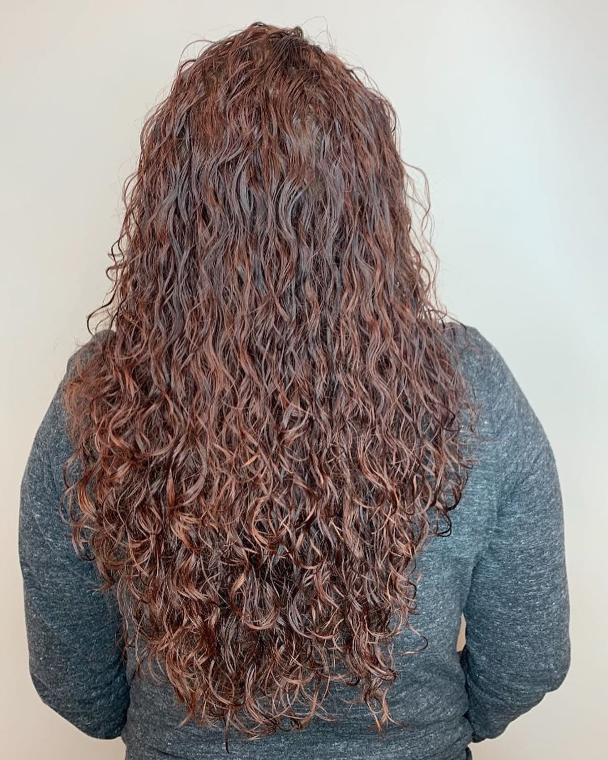 permanentes en spirale partielle pour cheveux plus longs