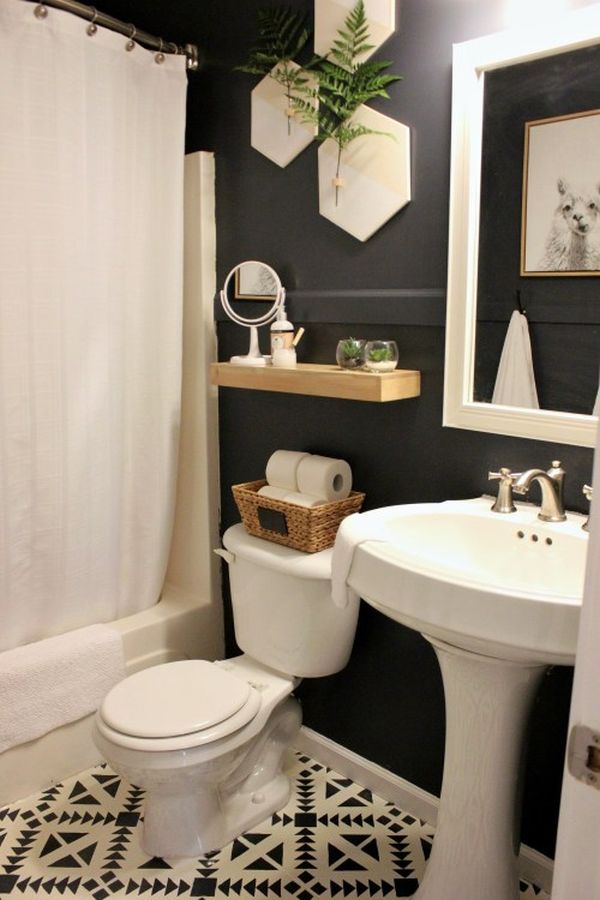 Un design de rénovation de petite salle de bain avec profondeur et caractère