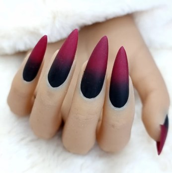 Acrylique stiletto Matte Red et Black Ombre Halloween nails design