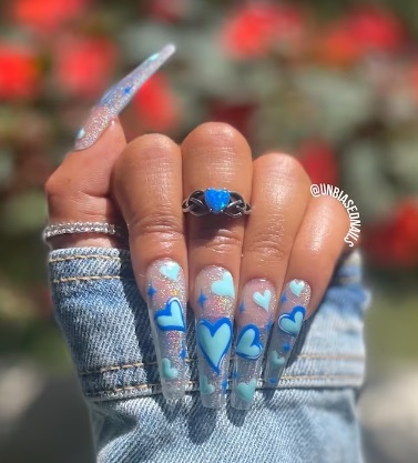 Ongles holographiques Blue Hearts