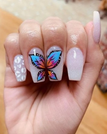 Ongles papillon simples 