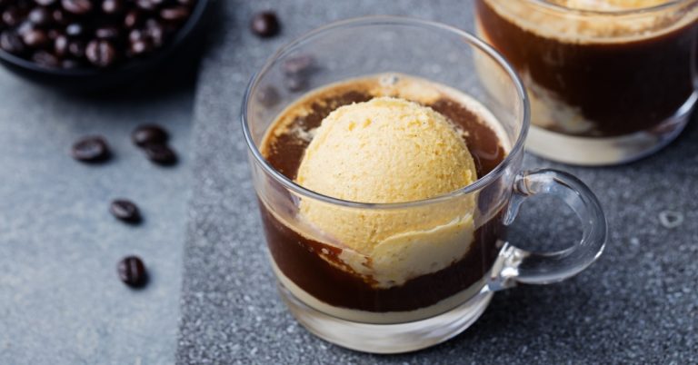 Affogato-Coffee-with-Ice-Cream-in-a-Glass.jpg