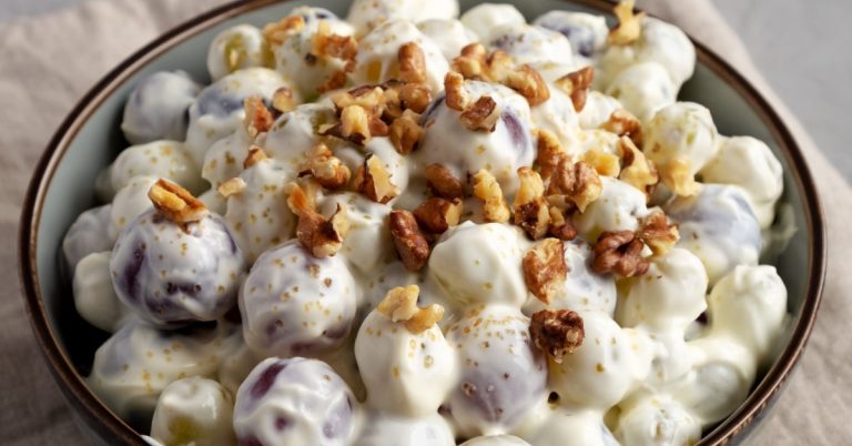 Creamy-Grapes-Salad-in-a-Vintage-Bowl.jpg