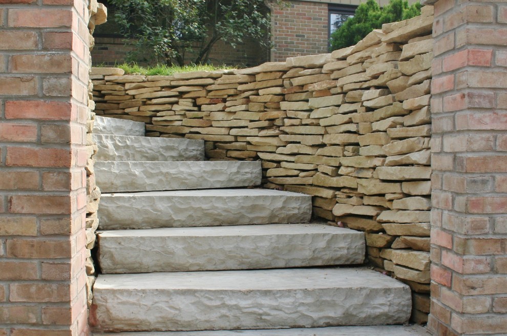 Escalier de mur de soutènement en faux calcaire