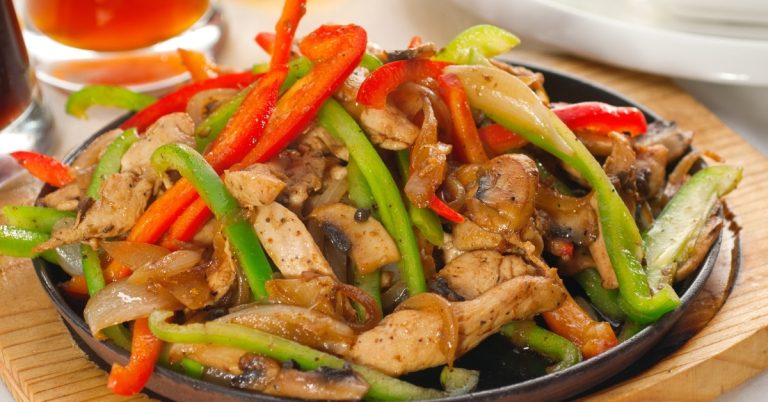 Homemade-Chicken-Fajitas-with-Peppers-and-Vegetables.jpg