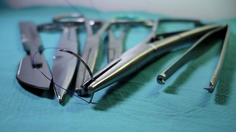 l-exposer-dans-elle-tranche-pied-patient-sans-aucune-autorisation-pour-une-raison-hallucinante