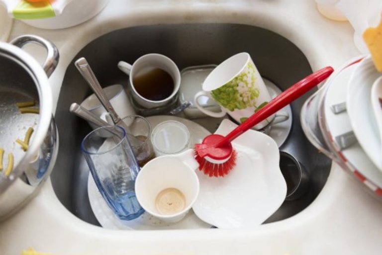 washing-dishes