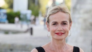 « Il m’a fracassé la mâchoire » : Sandrine Bonnaire donne des détails atroces sur les violences de son bourreau