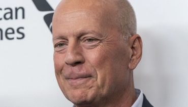 Bruce Willis méconnaissable : il s’exprime pour la première fois depuis l’annonce de sa démence dans une vidéo poignante