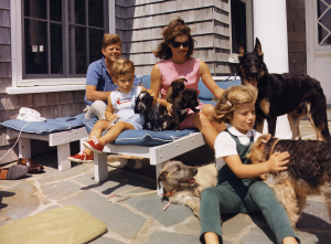 John F. Kennedy : découvrez l’intérieur de son incroyable maison de vacances française à 31 millions d’euros