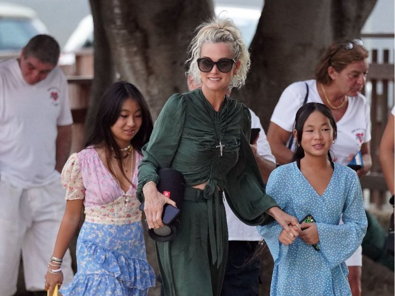 joy-hallyday-la-cadette-de-johnny-hallyday-lance-sa-chaine-youtube