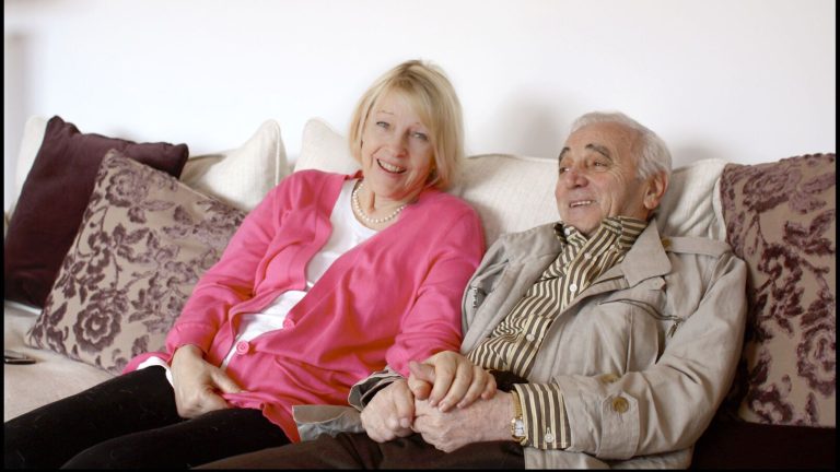 charles-aznavour-que-devient-femme-ulla-deux-ans-apres-mort