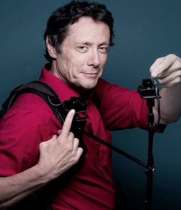 « Si je fais ça avec vous… » : Antoine de Maximy vit une expérience surréaliste dans J&rsquo;irai dormir chez vous