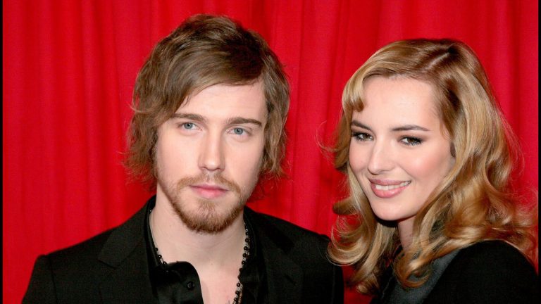 julien-dore-qui-lui-coute-son-idylle-avec-louise-bourgoin