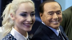 Mort de Silvio Berlusconi : en 2020 il avait quitté sa compagne de 34 ans pour Marta Fascina une femme encore plus jeune