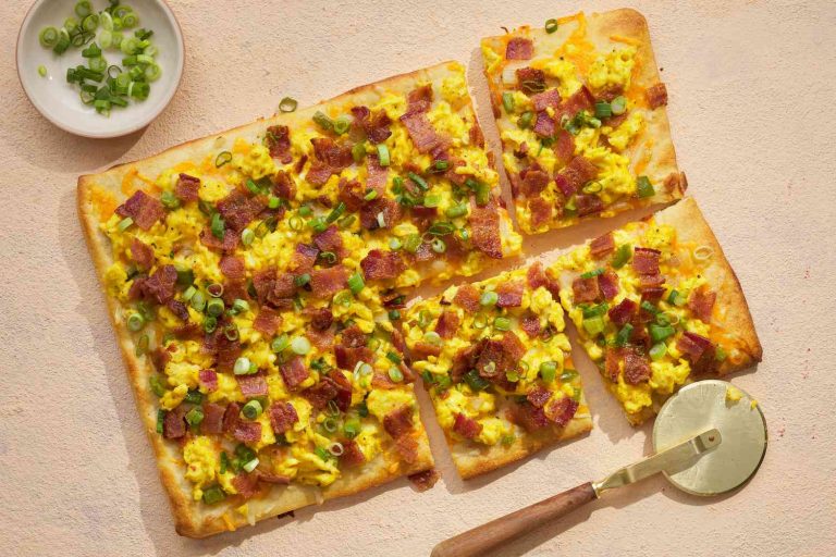 Breakfast-Pizza-hero-01-cdf196f06de14036aa6156be65953870