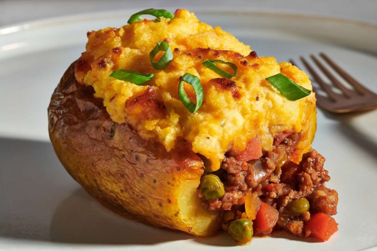 SES-cottage-pie-baked-potatoes-recipe-7113426-hero-01-f8a6b477f8f54809a0ef32b1225d8dbf