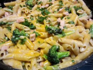 Creamy Chicken and Broccoli Pasta