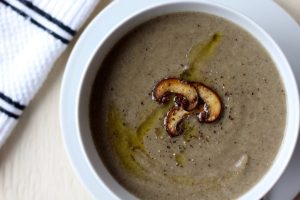 Recette de Soupe aux Champignons, Pommes de Terre et Poireaux : Sans Crème