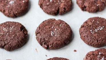 Biscuits au chocolat noir salé