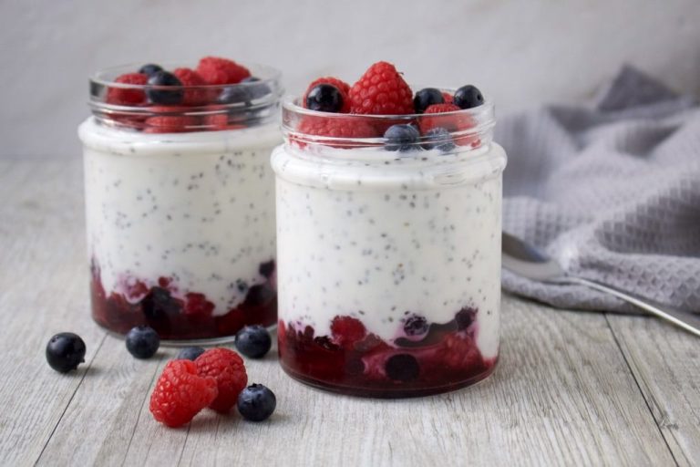 berry-chia-yogurt-parfait-2-1024×682