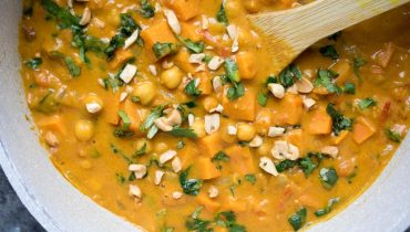 Curry végétarien de pois chiches et de cacahuètes