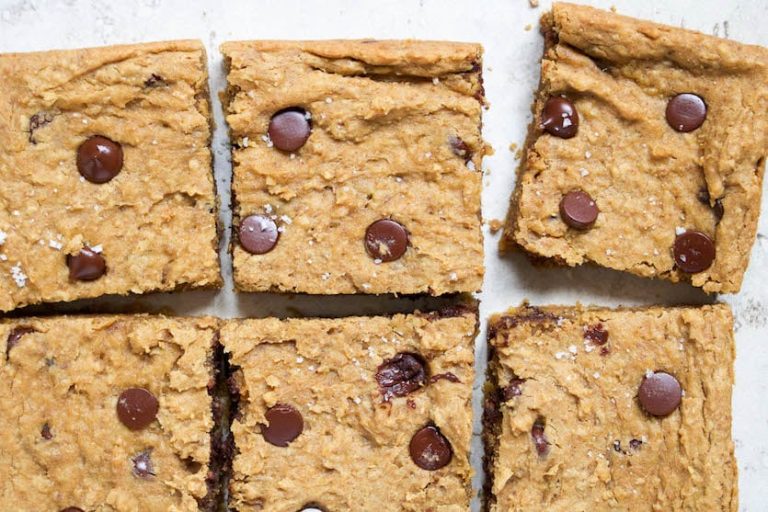 flourless-chocolate-chip-squares-3