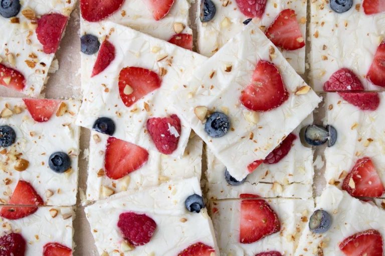 frozen-yogurt-bark-recipe-1024×682