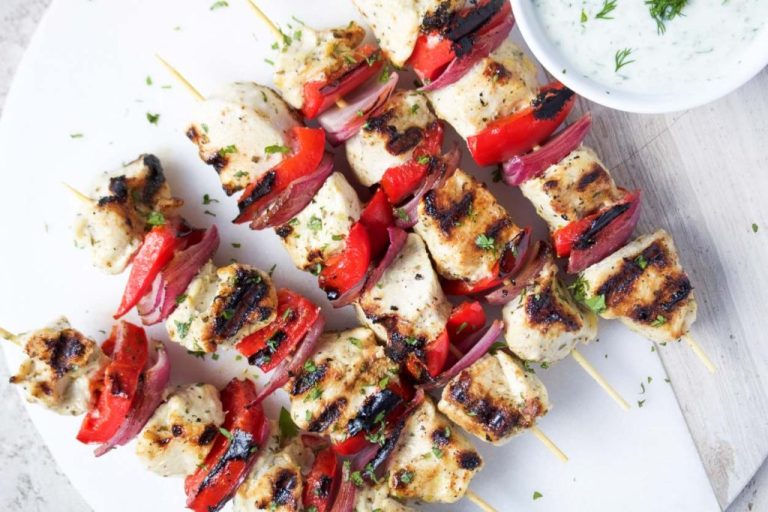 greek-chicken-kebabs-with-tzatziki-2-1024×682
