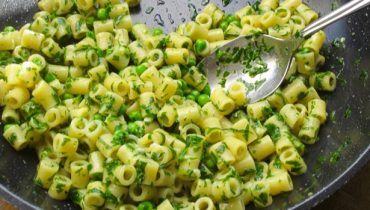 Ditalini et petits pois au beurre d’ail