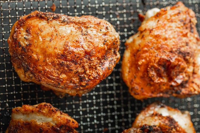 1698938062_830_Air-Fryer-Chicken-Thighs-VIDEO