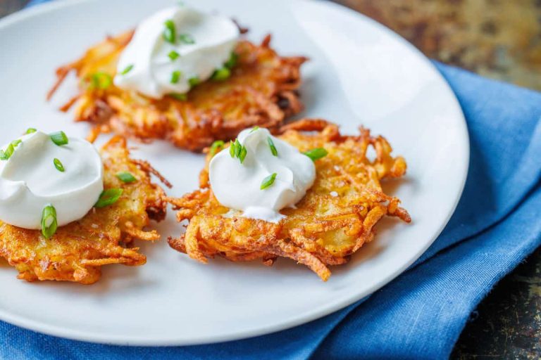 1699031855_387_Potato-Latkes-Recipe-VIDEO-NatashasKitchencom (1)