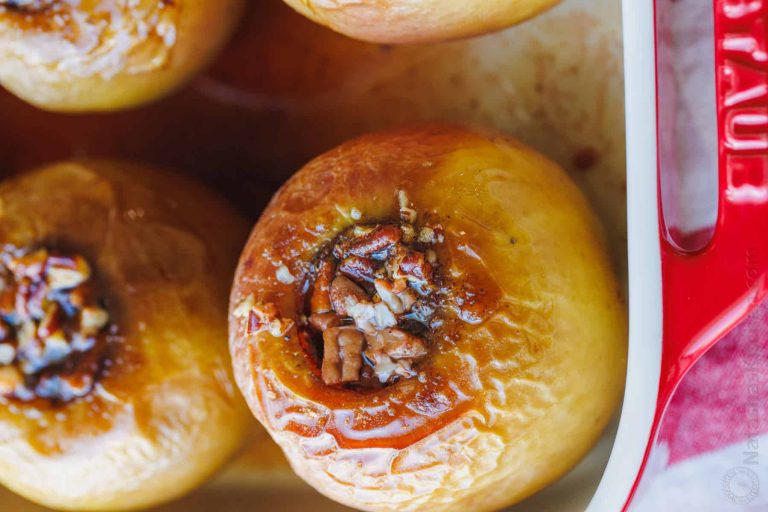 1699442144_28_Easy-Baked-Apples-VIDEO-NatashasKitchencom
