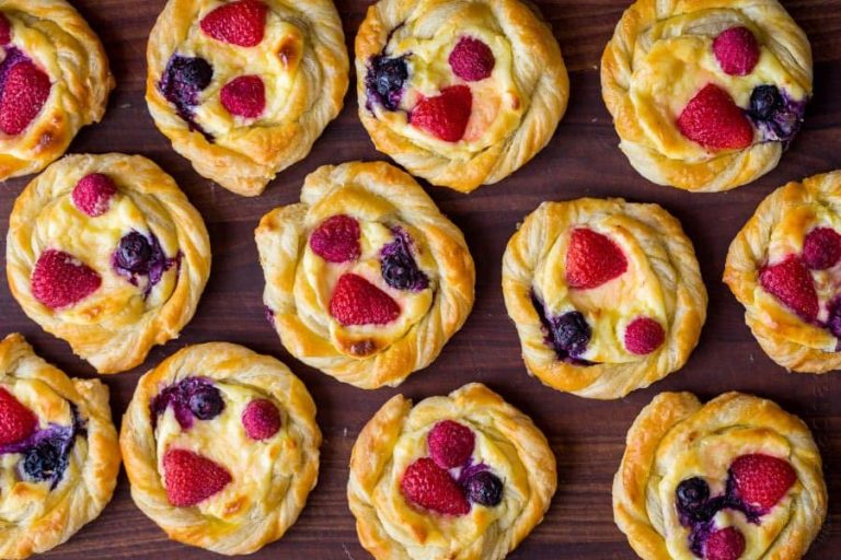 1699474823_639_Easy-Cheese-Danish-Recipe-VIDEO