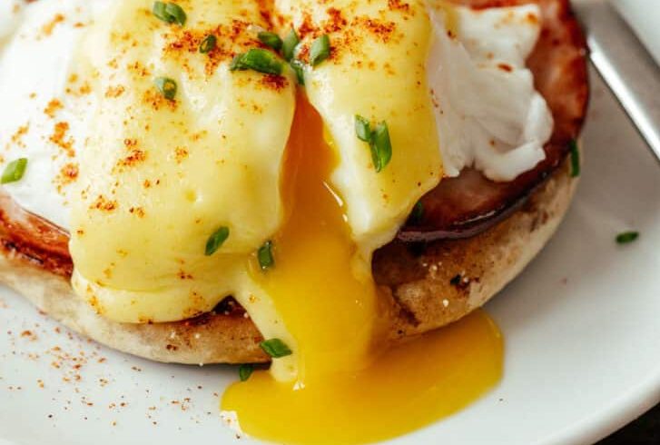 1699610728_79_Eggs-Benedict-Recipe-NatashasKitchencom