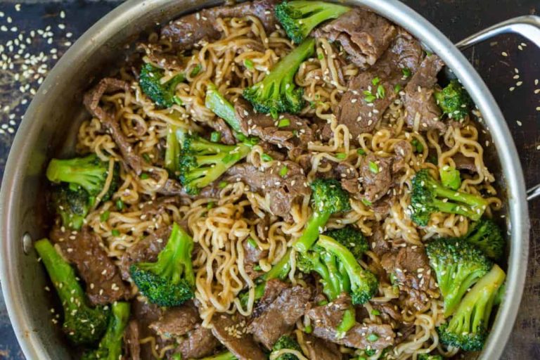 Beef-and-Broccoli-Ramen-Stir-Fry-VIDEO