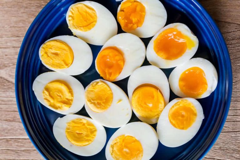 Perfect-Boiled-Eggs-VIDEO-NatashasKitchencom (1)