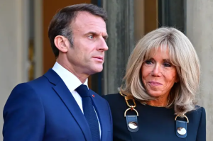 Emmanuel et Brigitte Macron : le couple présidentiel a deux nouveaux chiens, découvrez leurs noms