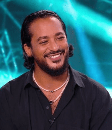 Slimane cible de messages racistes et homophobes : « Chaque jour, j’y ai le droit…”