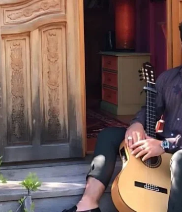 Kendji Girac dévoile sa caravane qu’il n’a jamais quittée : « Je vis toujours comme un gitan »