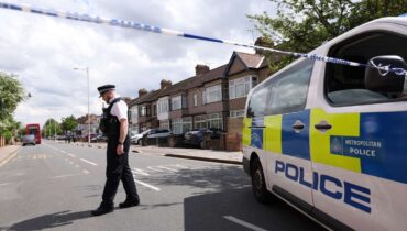 Horreur à Londres : un adolescent tué et quatre blessés dans une attaque sanglante à l’arme blanche.
