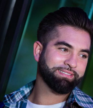 « J&rsquo;ai été le voir, je lui ai fait la bise » : Kendji Girac blessé par balle, sa famille donne de ses nouvelles et raconte le drame
