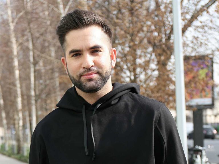 Kendji Girac quitte les studios de Radio France à Paris