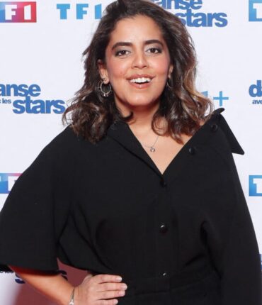 Inès Reg (Mask Singer 2024) : Le mystère derrière ses bras dissimulés à l’écran