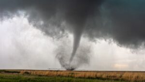 « Je devais sauver mes parents » : un garçon de 9 ans devient le héros de son village après le passage d’une tornade aux États-Unis