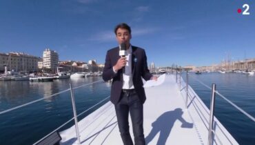« Oups, la braguette était ouverte ! » : Julian Bugier gêné en direct sur France 2, taquiné par Thomas Sotto (VIDEO)